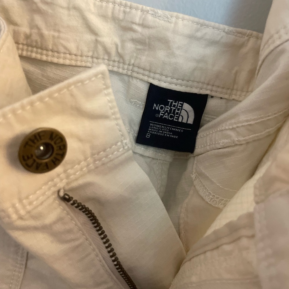 Old Navy women’s khaki shorts size 8